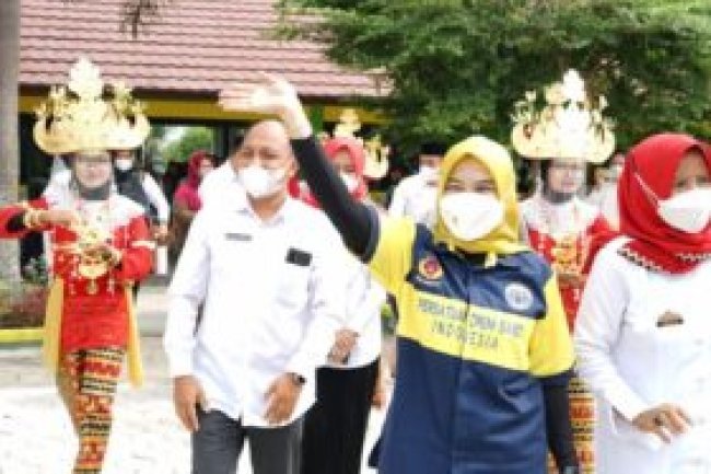 Winarni Nanang Ermanto Sambut Baik dan Apresiasi Kegiatan Lomba Di SMA SWADHIPA NATAR