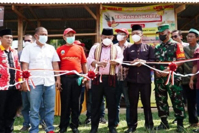 Bupati Nanang,resmikan Pasar Kuliner Podomoro Desa Candimas