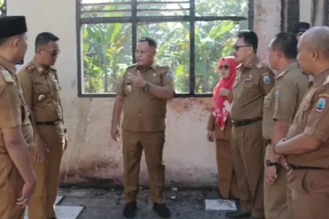 Bupati Lampung Selatan Tinjau SD N 2 Mulyosari Pasca Kebakaran